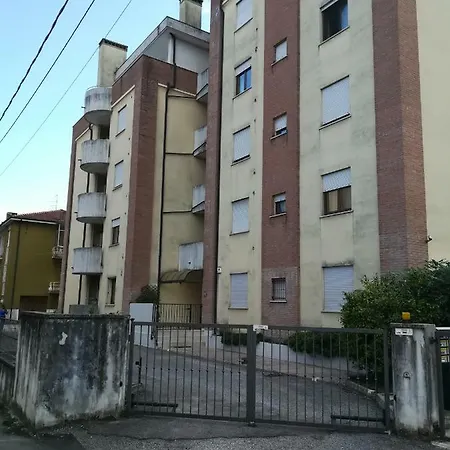 Appartamento Yellow House