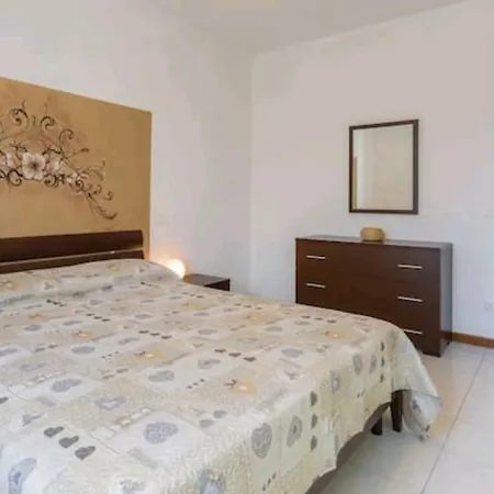 Appartamento Yellow House *