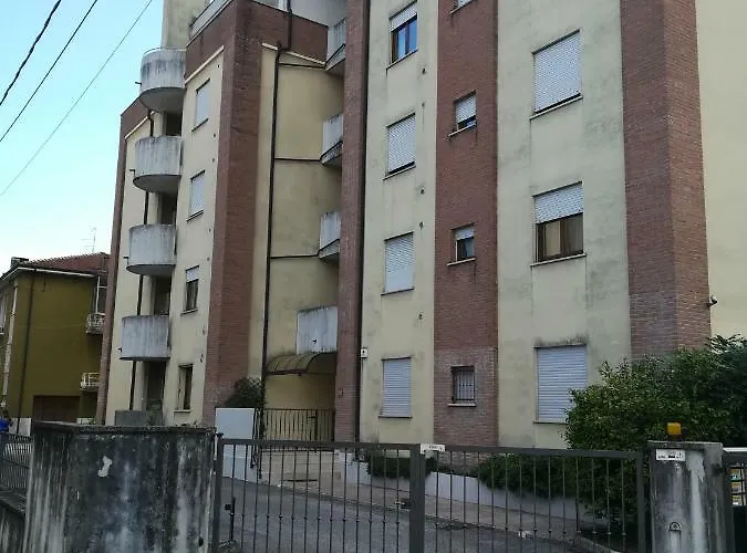 Apartament Yellow House